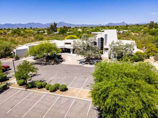 Compare 5 airports near Casas Adobes