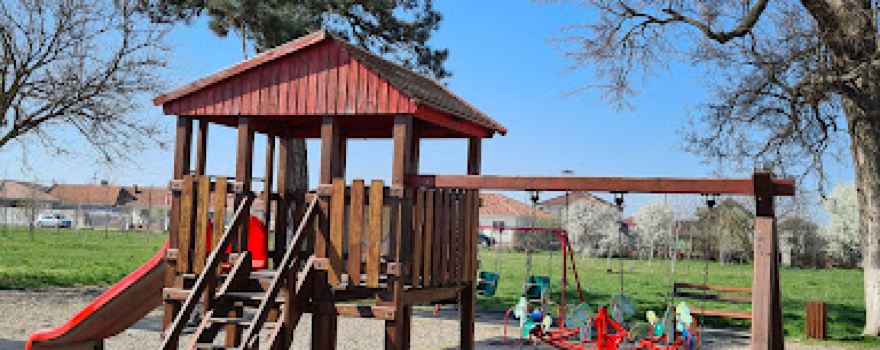 Parcul De Copii Mosnita Veche