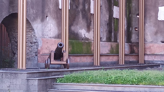 Chiesa Antica - Monumento ai caduti.