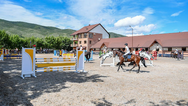 Menes Equestrian Club / საცხენოსნო კლუბი "მენეს"