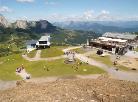 Millennium Express Tressdorfer Alm station