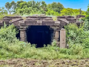 Ancient Chalukya Hemadpanti Shri Someshwar Temple