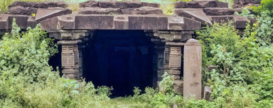 Ancient Chalukya Hemadpanti Shri Someshwar Temple