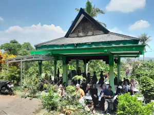 Tomb of Nike Ardilla