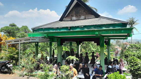 Tomb of Nike Ardilla