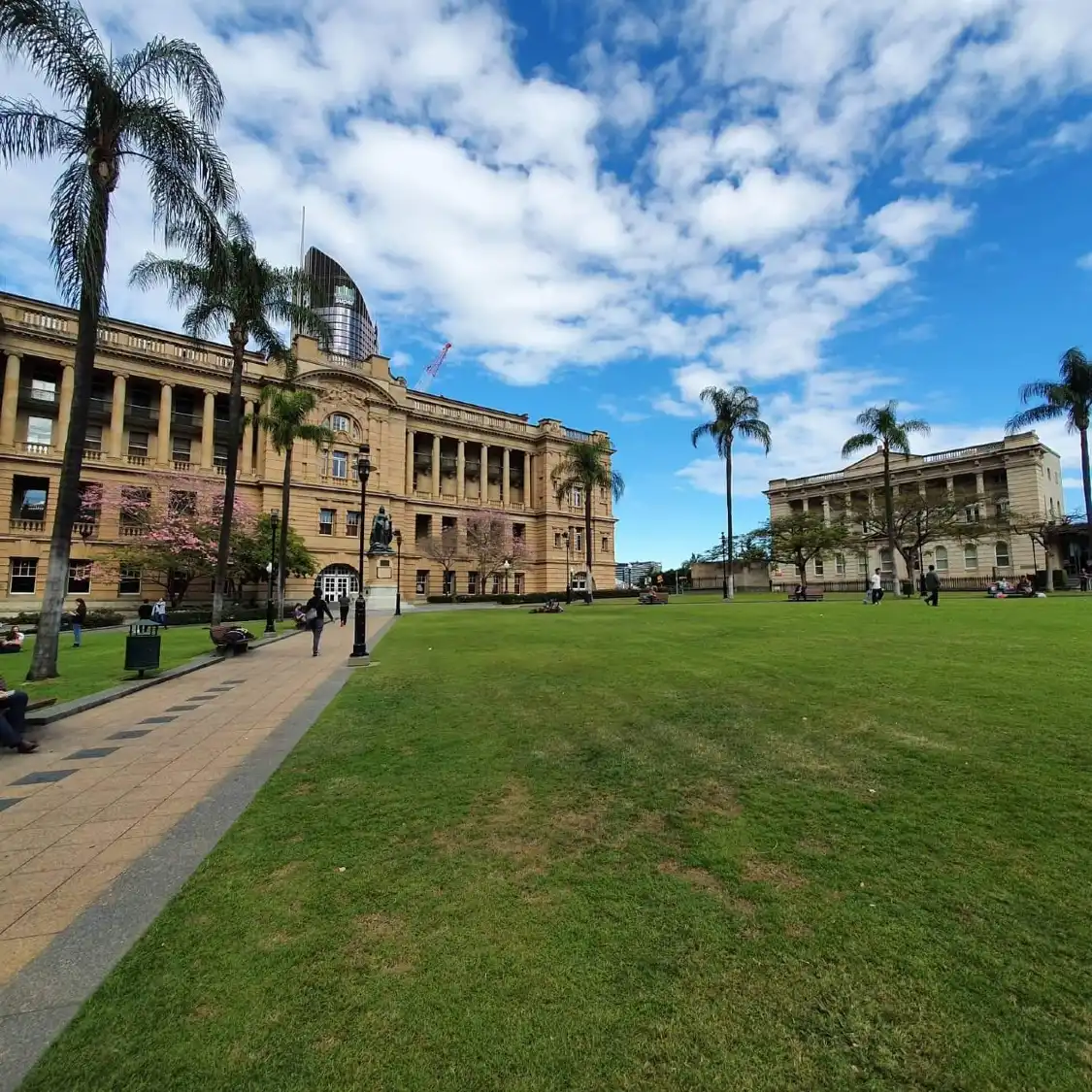 Các khách sạn gần Queen’s Park