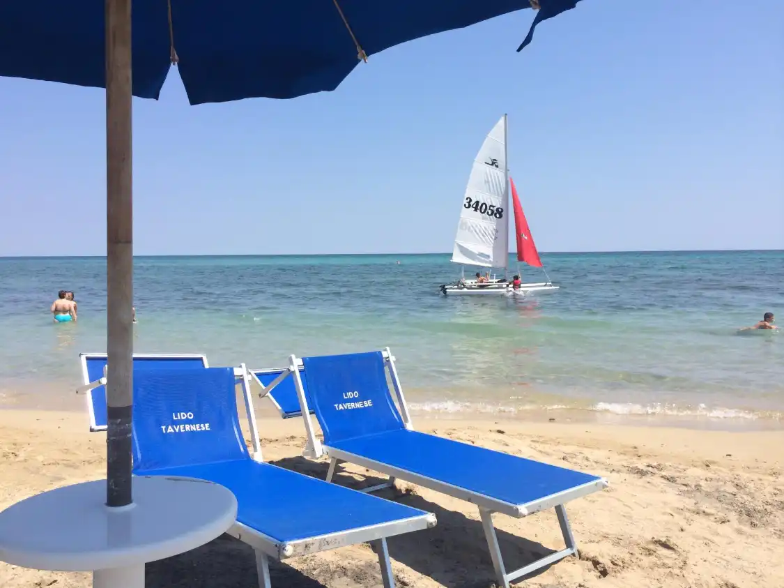 Lido Tavernese附近的飯店