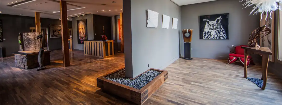 Hotels near A RARE Gallery