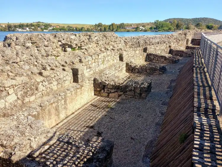 Hôtels à proximité de : Presa Romana de Proserpina