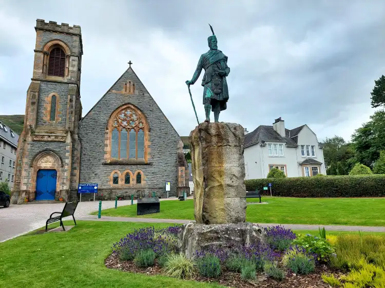 Hotels near Statue of Donald Cameron