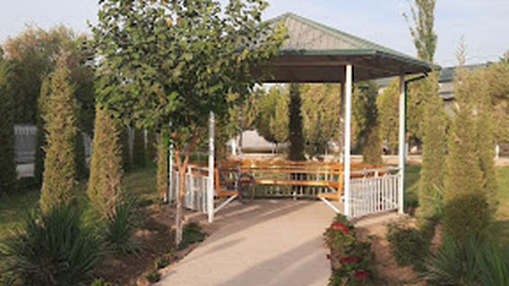 Xalq ta'limi faxriysi Qodirov Do‘stqobil To‘raboyevichning uy kutubxonasi