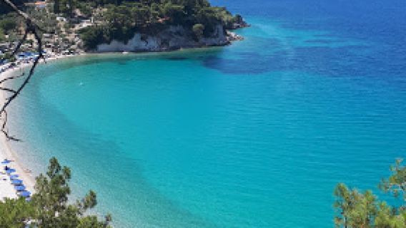 veletza Beach / Avlakia
