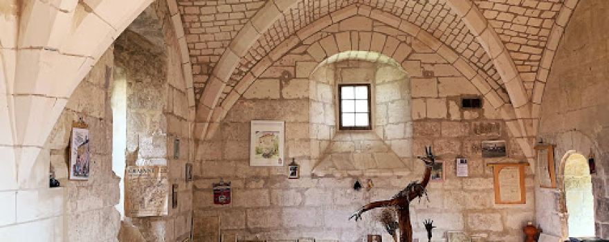 Donjon de Cravant