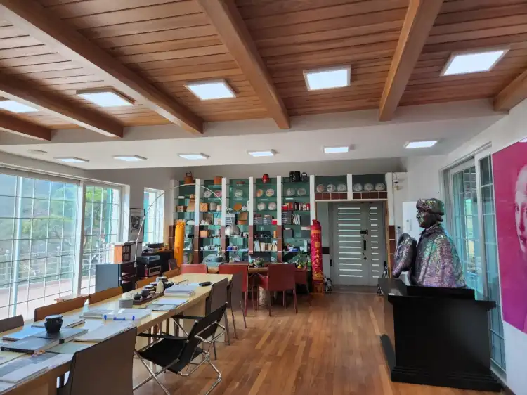 Hotels near Dasan Art Museum
