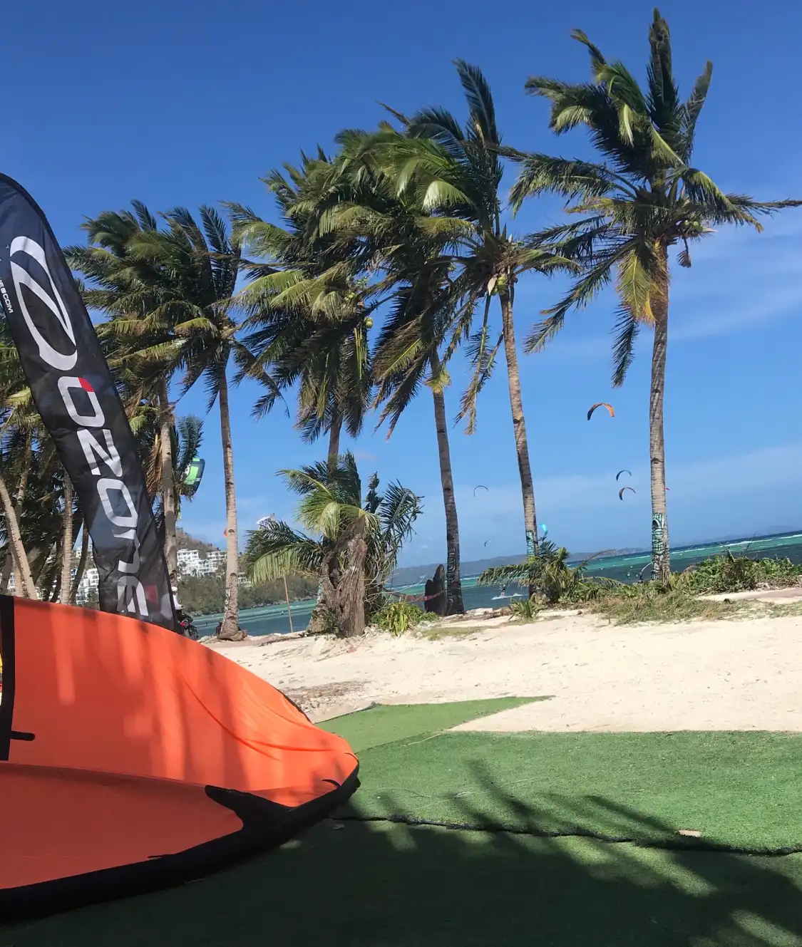 Отели рядом с достопримечательностью «Freestyle Academy Kitesurfing»
