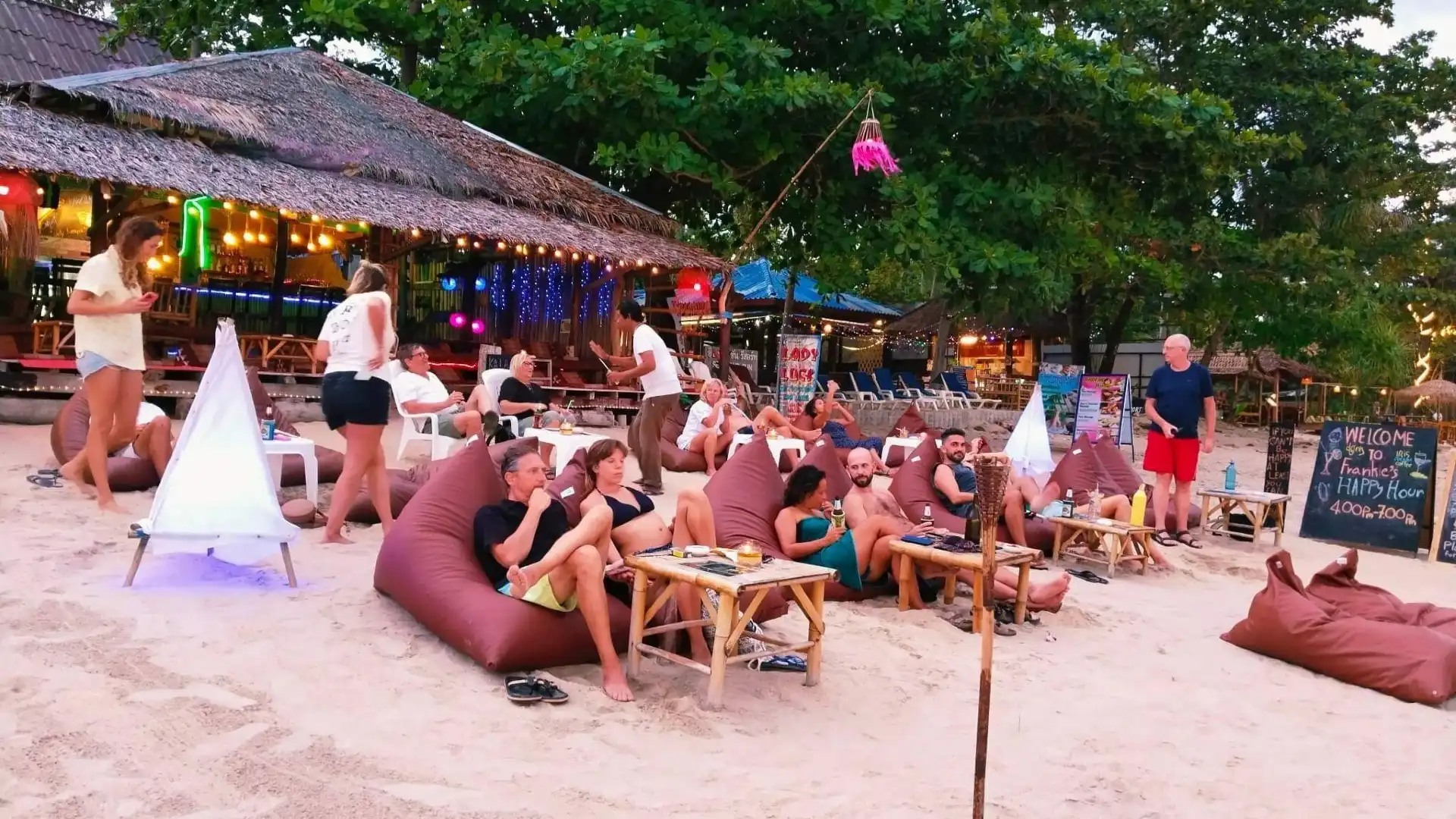 Hotels near Khlong Khong Beach