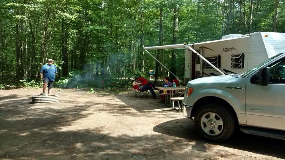 Hotels near Newaygo State Park