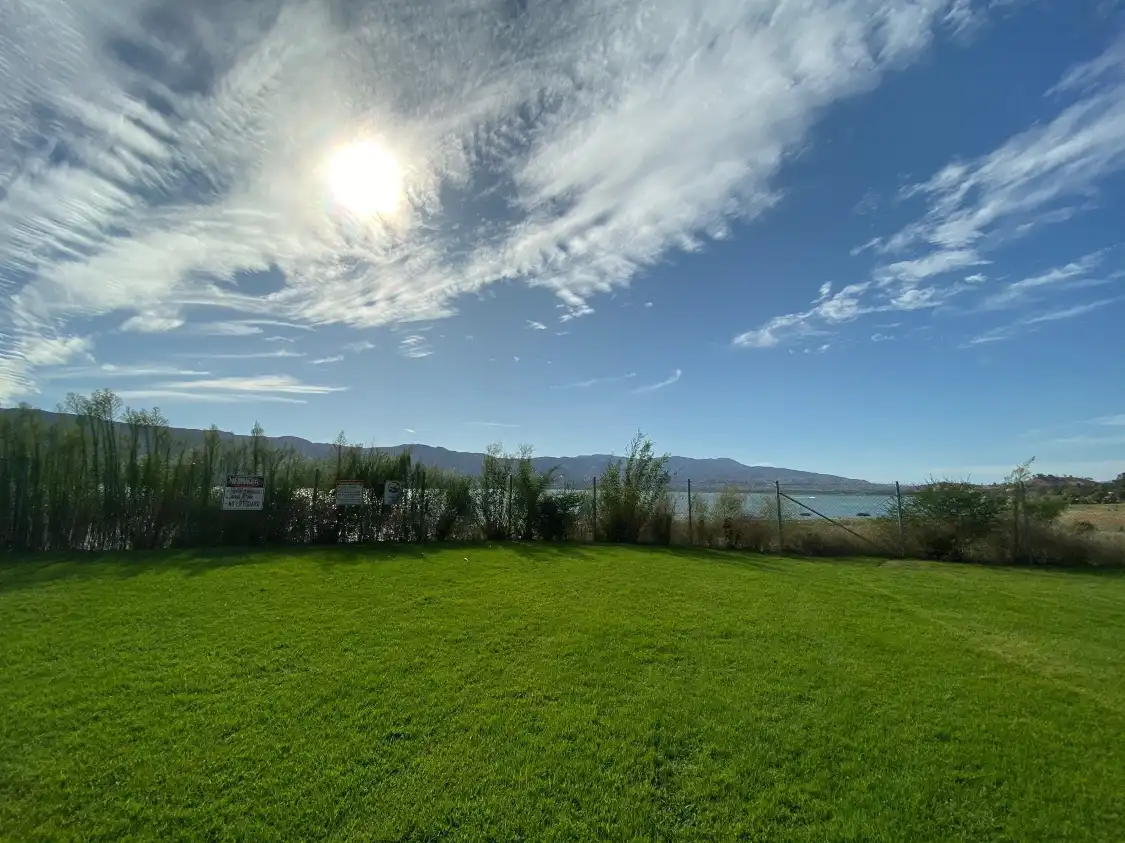 Hotels near Lakepoint Park