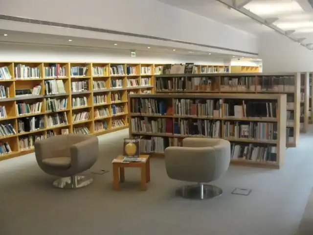 Các khách sạn gần Biblioteca Municipal Florbela Espanca
