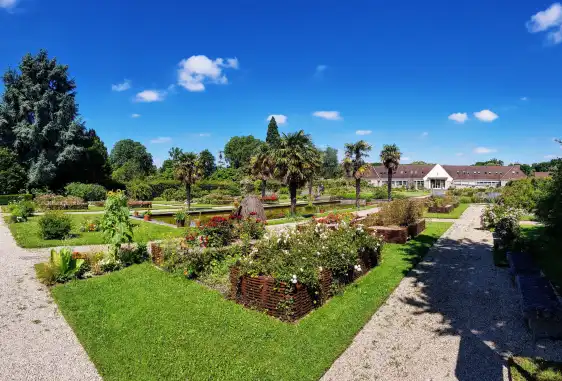 Hotels near School Du Breuil