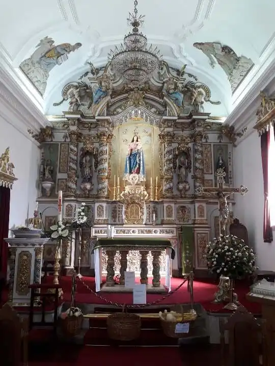 Hoteles cerca de Iglesia monástica de San Pedro de Pedroso