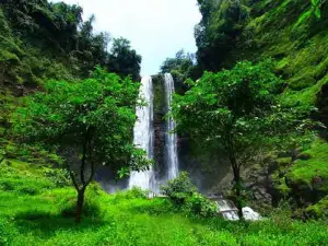 Curug Sanghyang Taraje