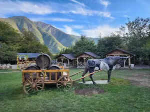 Khanland Əyləncə Mərkəzi