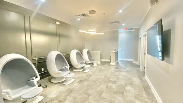 IV Lounge Winter Park