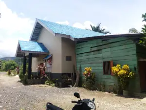 Kantor Desa Pompaniki