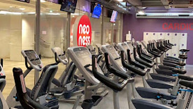 Neoness Gymnasium - La Défense Grande Arche