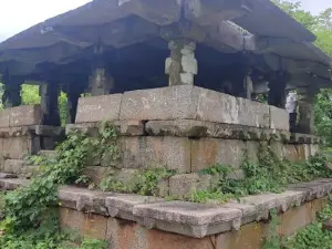 Ancient Shiv Temple, Khobramendha