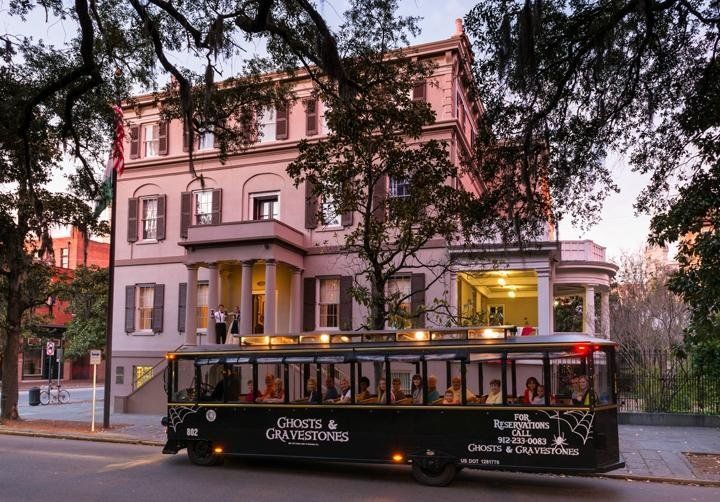 Ghosts & Gravestones Tour Savannah