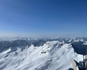 香港-埃爾瓦爾德 機票酒店 自由行