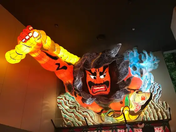 青森県立郷土館附近的飯店