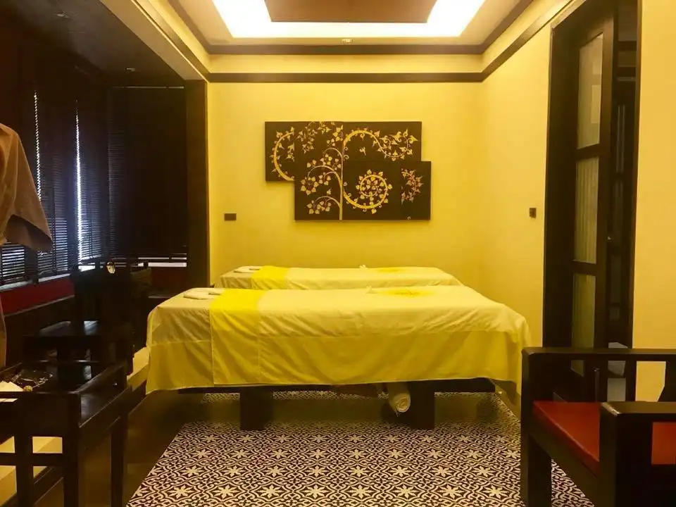 Hotels near Ketmanee Spa
