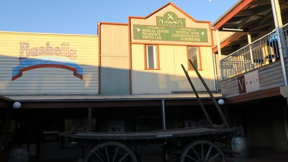 Nuggets Crossing Shopping Centre