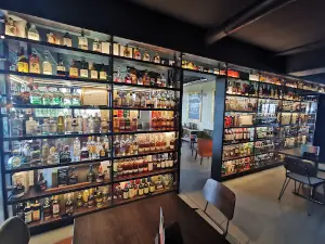 David Gölles - house of whiskey, gin & rum