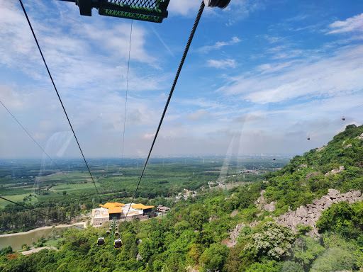 Điện Bà Linh Sơn Thánh Mẫu