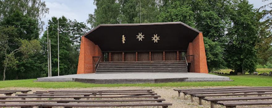 Taces, Jaunpiebalgas estrāde