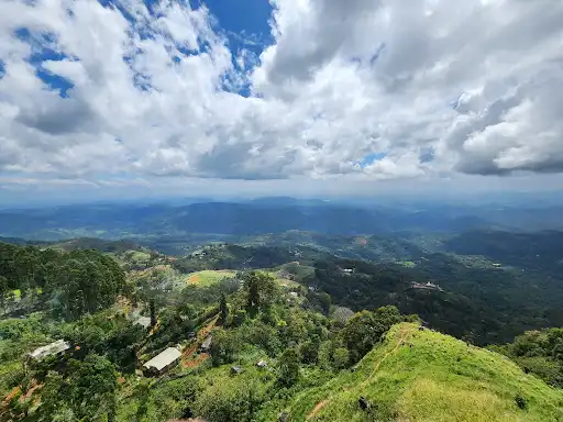 Main Viewpoint Haputhale - හපුතලේ ප්‍රධාන නැරඹුම් ස්ථානය