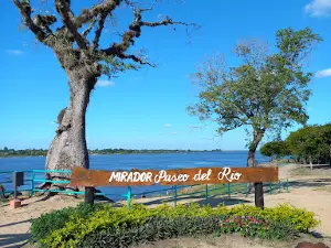 Paseo del Rio
