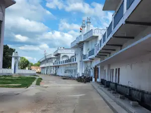 Bait Ul Uloom Masjid and Madarsa