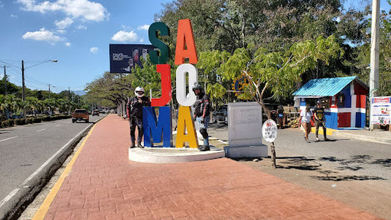 PARADA (LOGO, SAJOMA) EN LA ENTRADA DEL PUEBLO. BY (K89)