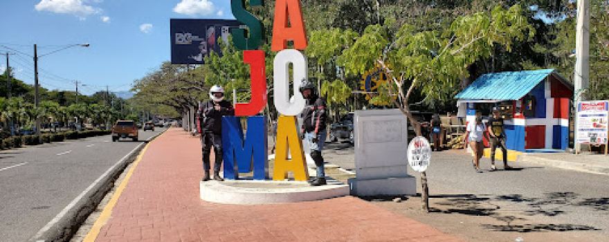 PARADA (LOGO, SAJOMA) EN LA ENTRADA DEL PUEBLO. BY (K89)