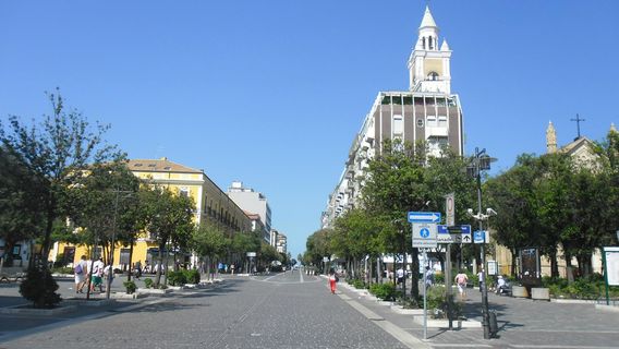 Piazza della Rinascita (Piazza Salotto)