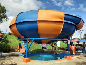 Luna Pool Party Aqua Park