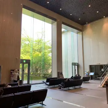 鄰近石川縣立美術館的酒店