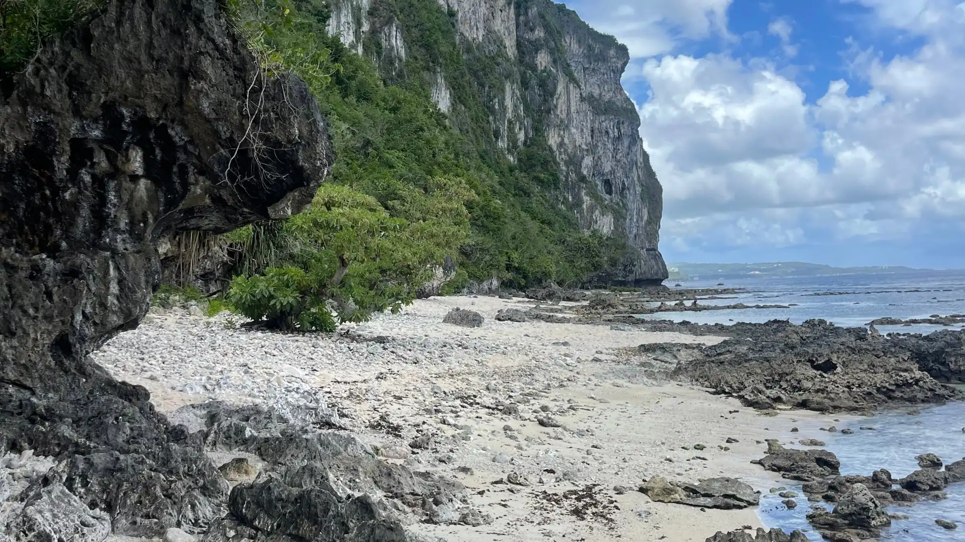 Hotels near Tanguisson Beach