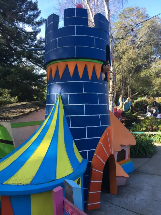 Hotels near Children's Fairyland