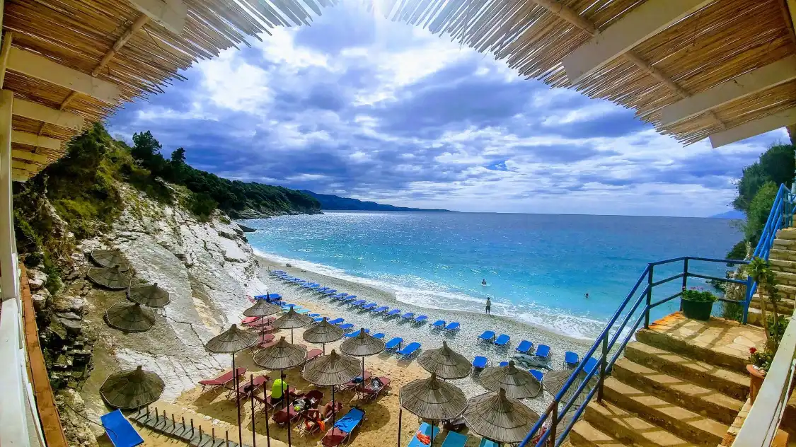 Hotels near Pulebardha Beach